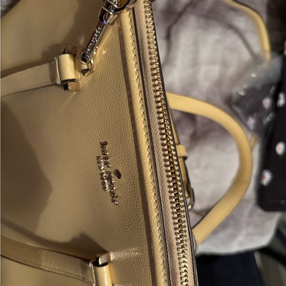 Kate Spade Patterson Drive Pebbled Emboss
Bag in Butter. With lemon coin purse - Picture 4 of 7